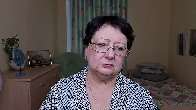 Margo Moll online show from December 5, 2025, 7:39 am