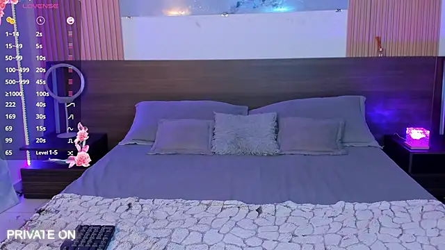 Snapshot of samanthaa_moon chatting on October 1, 2025, 9:10 pm samanthaa moon online show from October 1, 2025, 9:10 pm