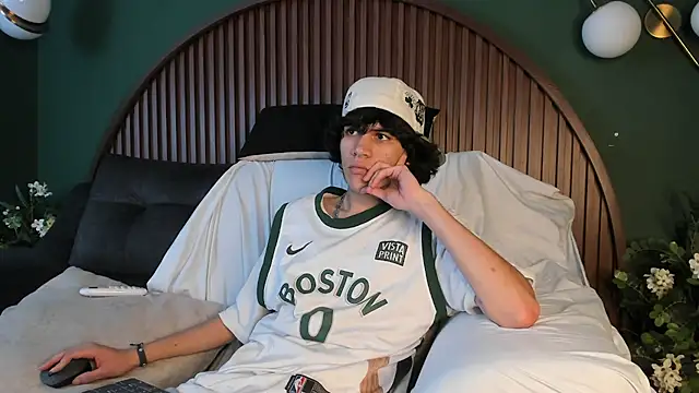 Diamond twink online show from July 25, 2026, 5:27 am