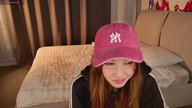 Snapshot of sillybloom chatting on May 23, 2026, 3:12 am sillybloom online show from May 23, 2026, 3:12 am