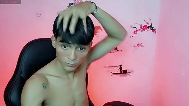 Snapshot of Thommy_cute chatting on September 27, 2025, 5:51 pm Thommy cute online show from September 27, 2025, 5:51 pm