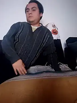 Snapshot of Ravenvodka chatting on January 16, 2026, 5:33 am Ravenvodka online show from January 16, 2026, 5:33 am