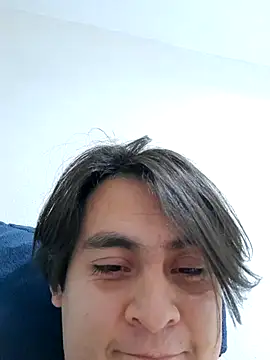 Snapshot of Ravenvodka chatting on April 4, 2026, 8:34 am Ravenvodka online show from April 4, 2026, 8:34 am