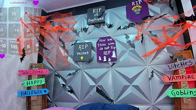 GreciaFox1 online show from October 30, 2025, 10:49 am