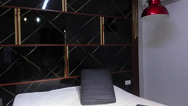 HannyThompson online show from November 8, 2025, 12:16 pm