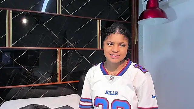 HannyThompson online show from April 10, 2026, 12:43 pm