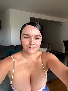 Snapshot of Nova_Gabriela chatting on October 1, 2025, 2:45 pm Nova Gabriela online show from October 1, 2025, 2:45 pm