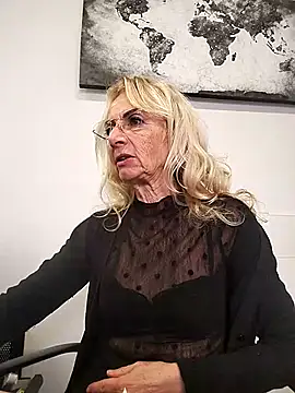 clarabell4 online show from February 13, 2026, 8:43 am