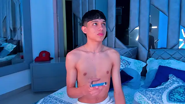 Sebax Young online show from September 18, 2025, 8:11 pm