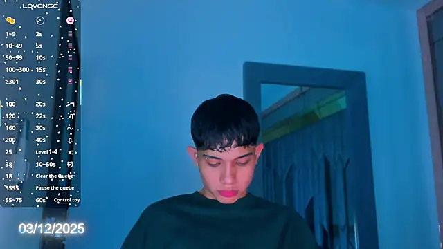 Sebax Young online show from December 3, 2025, 8:29 pm