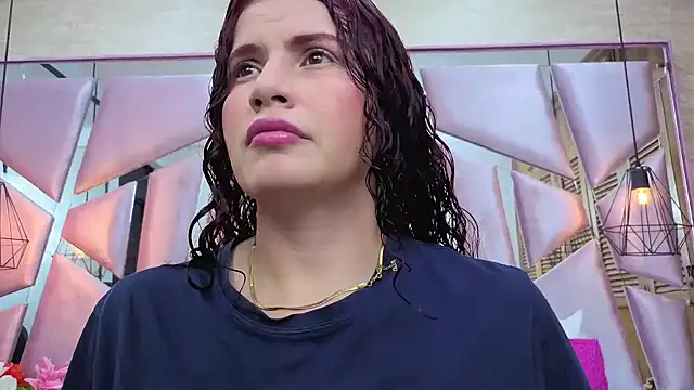 ThaliaCross online show from March 10, 2026, 7:52 pm