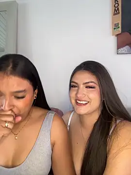 nicolexxaleja online show from April 10, 2026, 8:24 pm