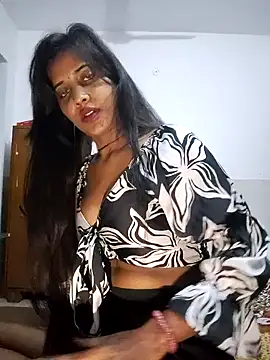 cute radhikaa online show from November 5, 2025, 6:41 pm