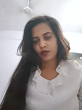 cute radhikaa online show from June 26, 2026, 5:12 am