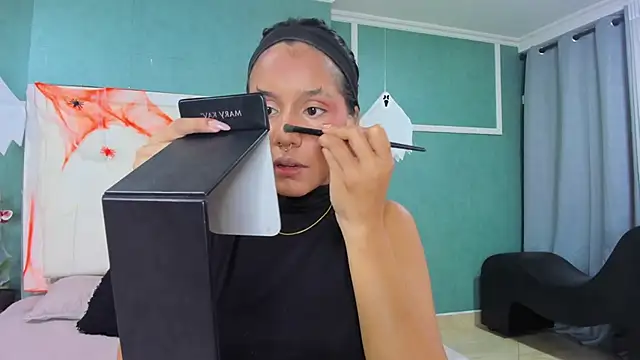 ania gomez online show from October 25, 2025, 2:02 pm