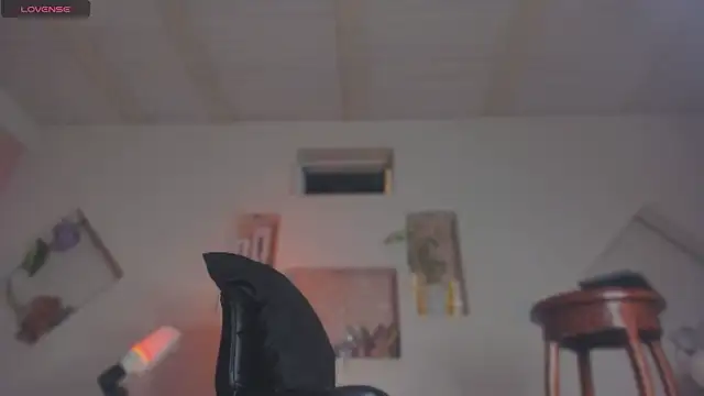 Chloe cooperr online show from October 29, 2025, 9:33 am