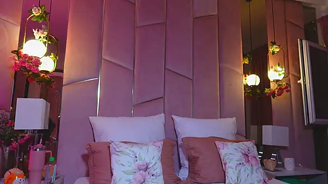 LucyLextonX online show from March 19, 2026, 8:57 pm