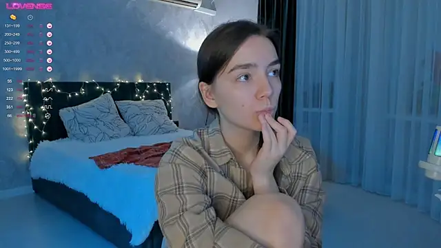 Snapshot of sweete_chantal chatting on October 4, 2025, 5:00 pm sweete chantal online show from October 4, 2025, 5:00 pm