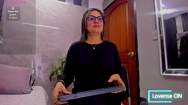 Agatha Pleasure online show from September 9, 2025, 11:54 am