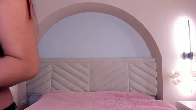 Bella Williiams online show from March 22, 2026, 12:19 pm