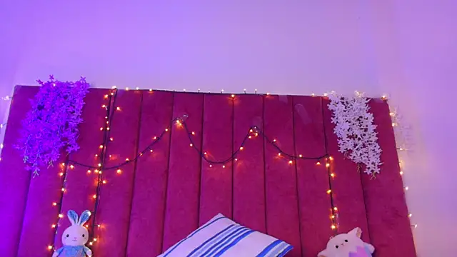 RominaaReyes online show from March 27, 2026, 8:26 am