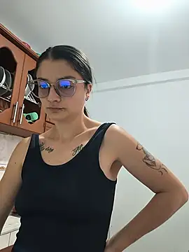 Snapshot of Coralinne__ chatting on July 9, 2026, 3:38 pm Coralinne online show from July 9, 2026, 3:38 pm