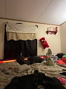 Snapshot of daddyLeeandprincessmarie chatting on October 8, 2025, 9:18 am daddyLeeandprincessmarie online show from October 8, 2025, 9:18 am