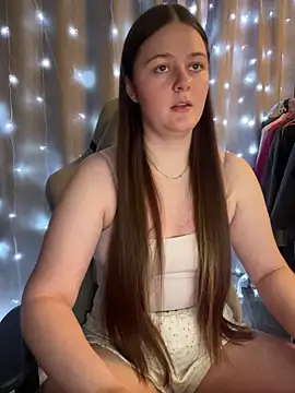 Cuty Kitty online show from December 22, 2025, 8:06 pm