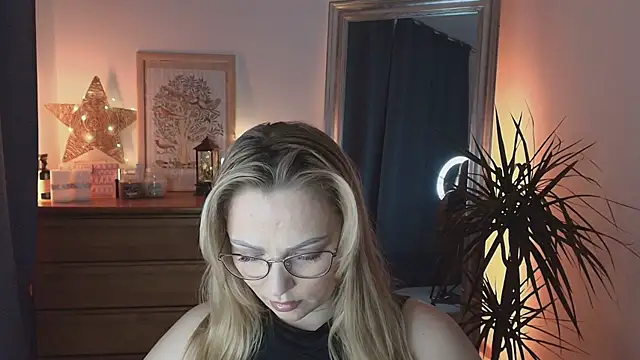 Snapshot of marrygrayes chatting on January 21, 2025, 12:04 am marrygrayes online show from January 21, 2025, 12:04 am