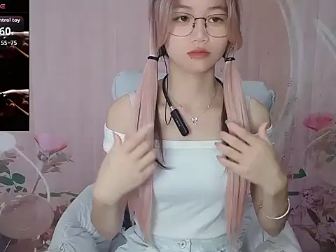 Lele-Baby online show from September 22, 2025, 1:29 am