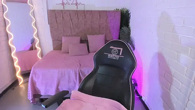 juanita tay online show from December 5, 2025, 11:30 am