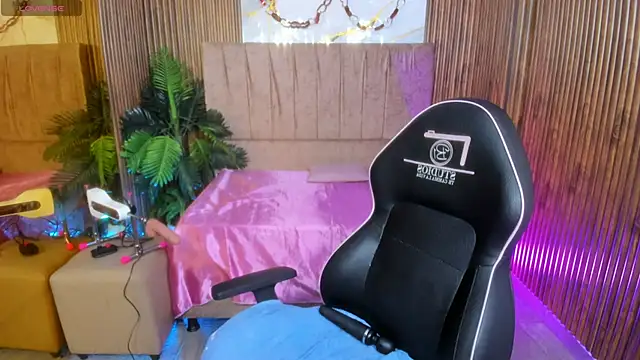 juanita tay online show from April 7, 2026, 11:43 am