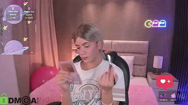 Snapshot of Arinextdoor chatting on February 5, 2026, 3:55 am Arinextdoor online show from February 5, 2026, 3:55 am