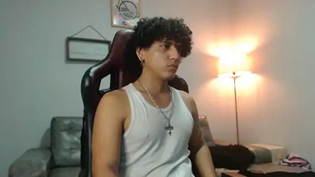 Xfire boy69 online show from October 27, 2025, 4:22 pm