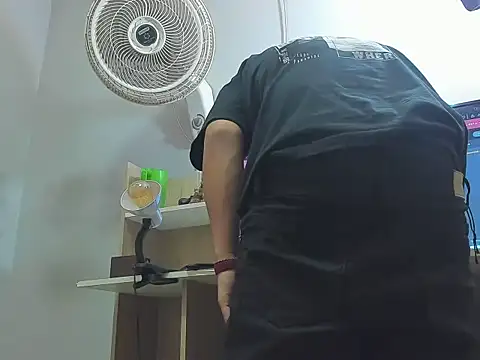 Xfire boy69 online show from February 24, 2026, 9:57 pm