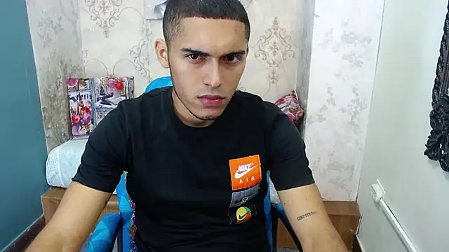 Snapshot of Derek_Storm_ chatting on September 24, 2025, 2:26 am Derek Storm online show from September 24, 2025, 2:26 am