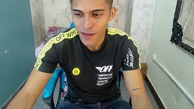 Snapshot of Derek_Storm_ chatting on October 31, 2025, 11:00 am Derek Storm online show from October 31, 2025, 11:00 am