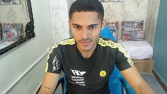 Snapshot of Derek_Storm_ chatting on November 6, 2025, 11:33 am Derek Storm online show from November 6, 2025, 11:33 am