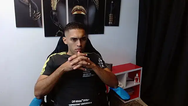 Snapshot of Derek_Storm_ chatting on November 25, 2025, 11:54 am Derek Storm online show from November 25, 2025, 11:54 am