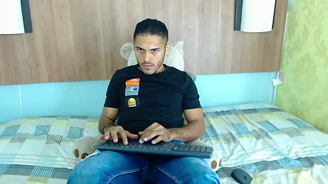 Snapshot of Derek_Storm_ chatting on December 5, 2025, 12:14 pm Derek Storm online show from December 5, 2025, 12:14 pm