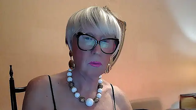 Snapshot of ROBY_SWEETHOT chatting on October 4, 2025, 9:57 pm ROBY SWEETHOT online show from October 4, 2025, 9:57 pm