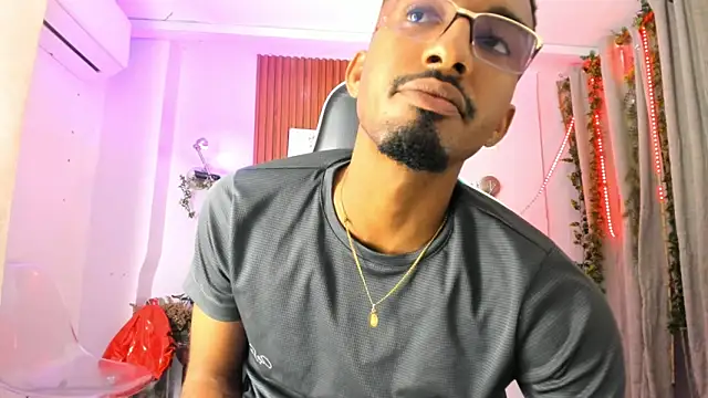 Darwin mayo online show from October 28, 2025, 5:26 pm