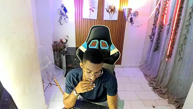 Darwin mayo online show from November 8, 2025, 5:56 pm