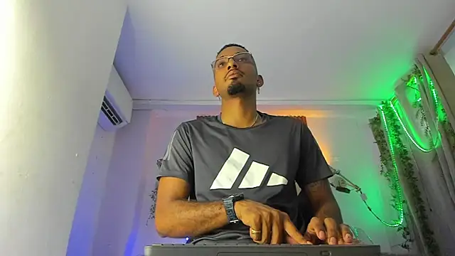 Darwin mayo online show from April 7, 2026, 5:13 pm