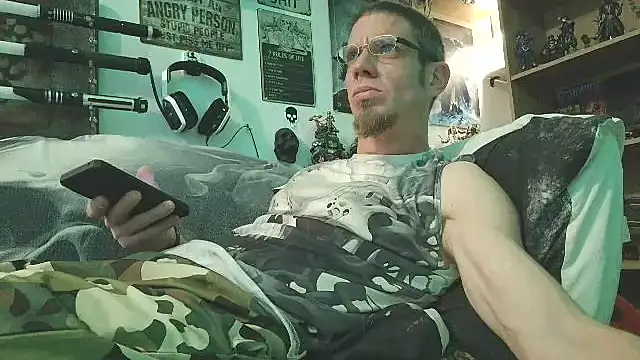 TomXXII online show from October 28, 2025, 2:48 am