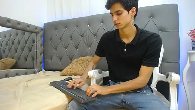 Snapshot of Sebalexis7 chatting on October 5, 2025, 3:16 am Sebalexis7 online show from October 5, 2025, 3:16 am