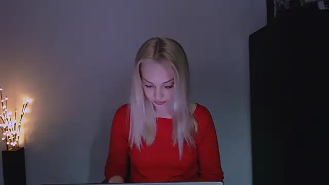 Snapshot of Lia_noo_regrets chatting on April 6, 2026, 5:25 pm Lia noo regrets online show from April 6, 2026, 5:25 pm