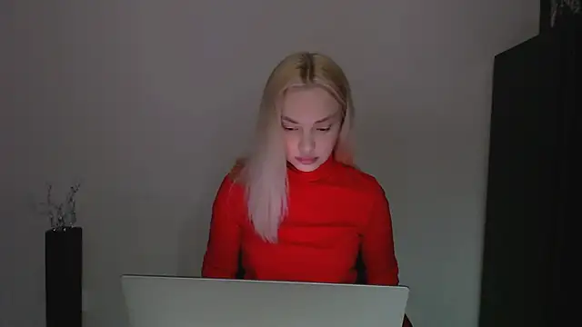 Snapshot of Lia_noo_regrets chatting on April 16, 2026, 5:14 pm Lia noo regrets online show from April 16, 2026, 5:14 pm