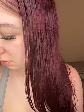 SweetTeenGirl online show from February 17, 2026, 2:13 pm