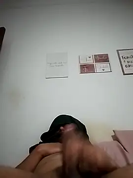 Snapshot of Alan131097 chatting on September 24, 2025, 8:56 pm Alan131097 online show from September 24, 2025, 8:56 pm